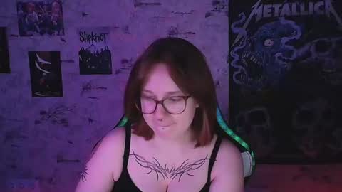 Snapshot of margaret_red chatting on June 13, 6:39 pm Margaret online show from June 13, 6:39 pm