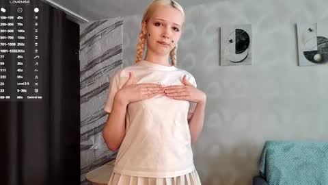 Snapshot of margaretasey chatting on June 25, 1:49 am Margaret online show from June 25, 1:49 am
