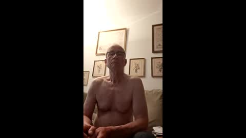 Snapshot of marginalie chatting on April 26, 4:32 am marginalie online show from April 26, 4:32 am