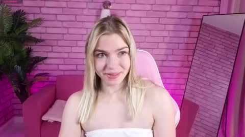 Snapshot of margo_robbbie chatting on November 4, 1:16 am margo_robbbie online show from November 4, 1:16 am