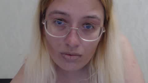 Snapshot of margo_shine chatting on September 30, 2:33 pm margo_shine online show from September 30, 2:33 pm