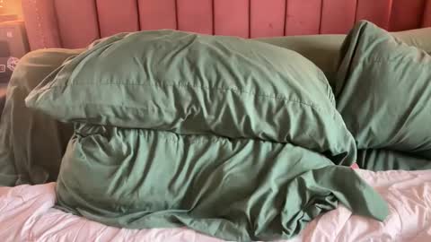 Elle online show from March 24, 3:06 pm