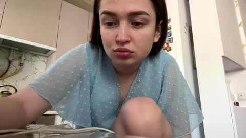 Chloe online show from May 6, 10:42 am