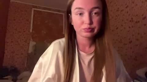 Chloe online show from May 26, 5:09 pm
