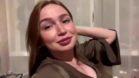 Chloe online show from June 13, 8:29 pm