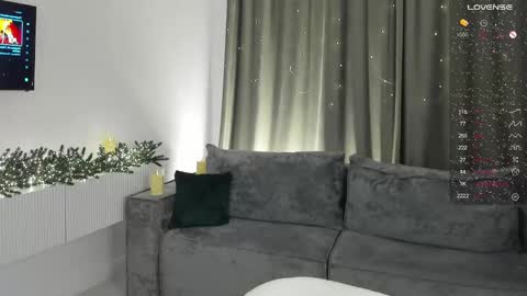 Snapshot of mari_nett chatting on December 16, 8:26 pm mari_nett online show from December 16, 8:26 pm