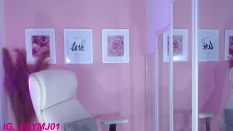 Snapshot of maria_jones chatting on December 19, 12:12 pm  Instagram soymj01 online show from December 19, 12:12 pm
