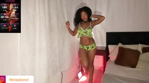 Snapshot of maria_julyana chatting on April 20, 5:32 am V A N E S S A online show from April 20, 5:32 am