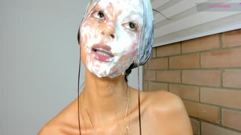 S O F I A  model independent online show from December 22, 3:33 am