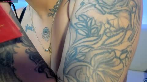 Snapshot of mariaherrera_ chatting on April 18, 8:42 pm MARIA HERRERA online show from April 18, 8:42 pm