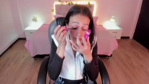 Snapshot of mariam_lopez__ chatting on June 14, 3:30 am Mariam online show from June 14, 3:30 am