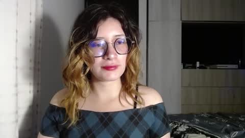 Snapshot of mariana124_ chatting on December 20, 3:00 pm Mariana online show from December 20, 3:00 pm