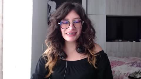 Snapshot of mariana124_ chatting on October 15, 5:46 pm Mariana online show from October 15, 5:46 pm