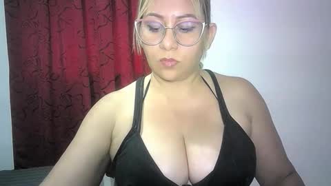 mariana995649 online show from May 29, 9:24 pm