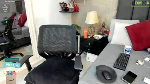 Mar y online show from April 17, 3:26 pm