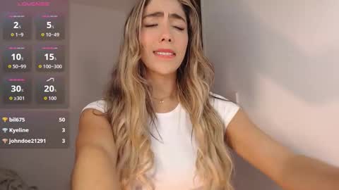 Mariana online show from November 10, 1:04 am