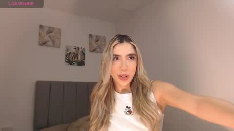 Mariana online show from May 9, 11:43 pm