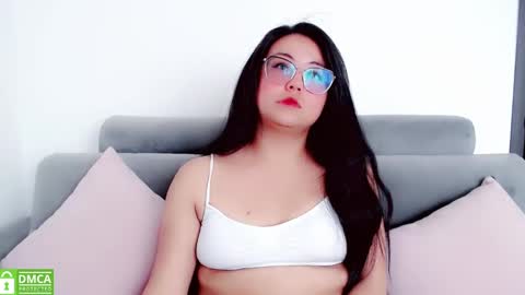 Snapshot of mariana_kato chatting on December 12, 7:59 pm Ana online show from December 12, 7:59 pm