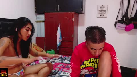 Snapshot of marianaa_gutierrez chatting on December 15, 1:35 am Mariana Gutierrez online show from December 15, 1:35 am