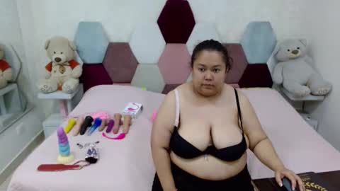 mariana online show from April 2, 2:04 pm