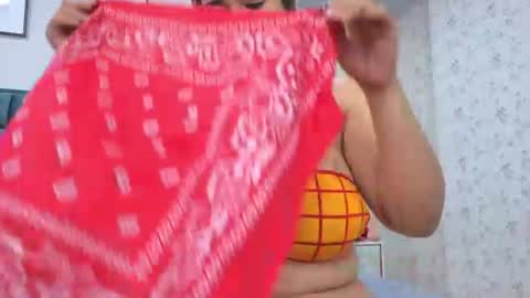 Snapshot of mariangel_bigboobs chatting on July 9, 12:20 pm la crespa x online show from July 9, 12:20 pm