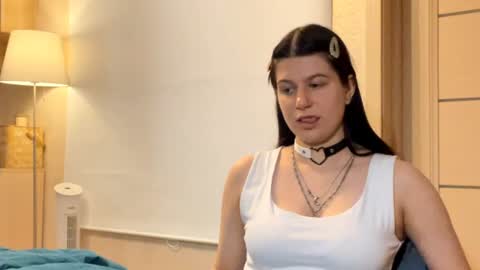 Snapshot of marianmollberg chatting on June 28, 2:23 pm Marian online show from June 28, 2:23 pm