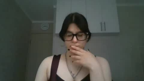 Snapshot of marianmollberg chatting on July 2, 5:19 pm Marian online show from July 2, 5:19 pm
