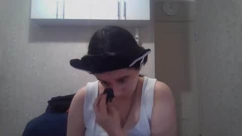 Snapshot of marianmollberg chatting on July 9, 6:01 pm Marian online show from July 9, 6:01 pm