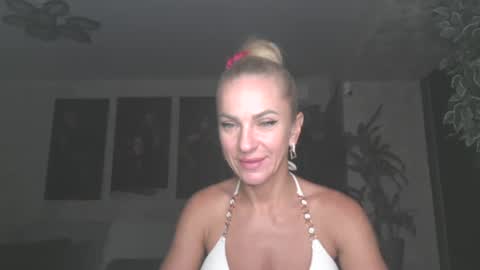 Snapshot of marianna1977 chatting on July 29, 7:23 pm marianna1977 online show from July 29, 7:23 pm