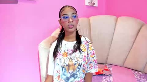 Snapshot of marianrosse chatting on September 15, 7:25 pm marianrosse online show from September 15, 7:25 pm