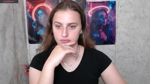 Snapshot of mariatess_ chatting on May 25, 10:21 am Mariia online show from May 25, 10:21 am