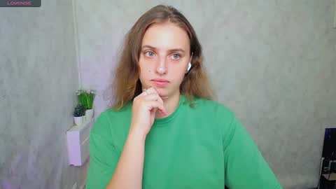 Snapshot of mariatess_ chatting on August 8, 12:18 pm Mariia online show from August 8, 12:18 pm