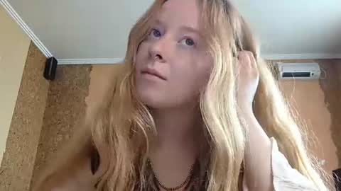 Snapshot of maricagorgo chatting on June 14, 2:24 am Kate online show from June 14, 2:24 am