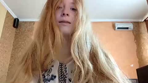 Snapshot of maricagorgo chatting on June 22, 12:24 am Kate online show from June 22, 12:24 am