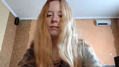 Snapshot of maricagorgo chatting on July 13, 12:35 am Kate online show from July 13, 12:35 am
