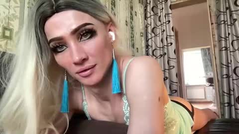 Snapshot of maridekoks chatting on March 10, 11:32 am Mari online show from March 10, 11:32 am