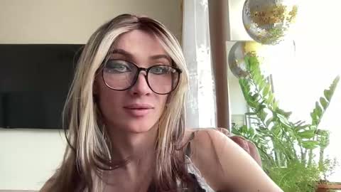 Mari online show from March 19, 9:46 am