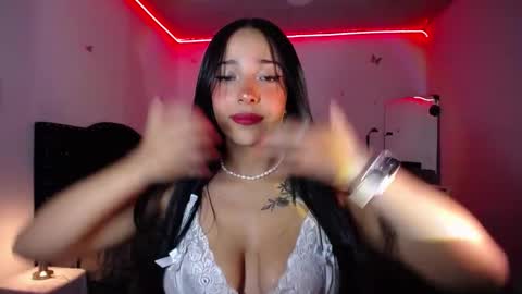 Snapshot of marie_daved chatting on January 25, 5:18 am Nicolle online show from January 25, 5:18 am