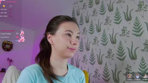 Snapshot of marie_diaze chatting on January 15, 5:19 am Marie LEAVE YOUR WITH ME online show from January 15, 5:19 am