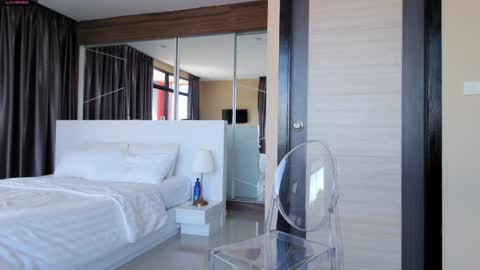 Marie online show from December 7, 6:54 am