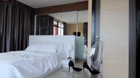 Marie online show from February 10, 9:36 am