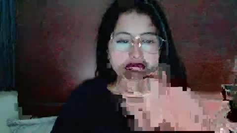 Snapshot of marie_pourtoi69 chatting on December 6, 1:29 am 700 pm Washington time online show from December 6, 1:29 am