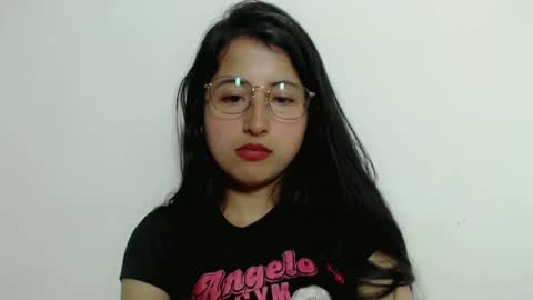 Snapshot of marie_pourtoi69 chatting on December 19, 11:35 pm 700 pm Washington time online show from December 19, 11:35 pm