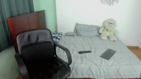 Snapshot of marie_pourtoi69 chatting on January 14, 3:32 am 700 pm Washington time online show from January 14, 3:32 am