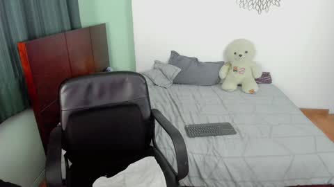 Snapshot of marie_pourtoi69 chatting on January 15, 12:19 am 700 pm Washington time online show from January 15, 12:19 am