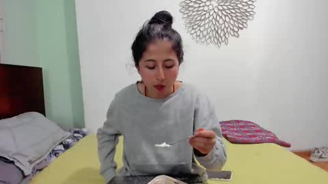 Snapshot of marie_pourtoi69 chatting on February 16, 1:14 am 700 pm Washington time online show from February 16, 1:14 am