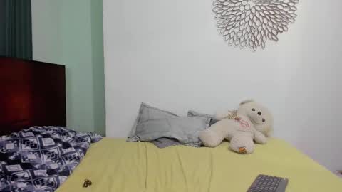 Snapshot of marie_pourtoi69 chatting on February 20, 3:23 am 700 pm Washington time online show from February 20, 3:23 am