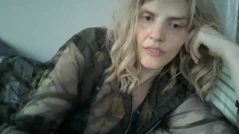 Snapshot of mariejojo chatting on May 30, 5:43 pm Mariejojo online show from May 30, 5:43 pm