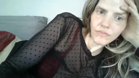 Snapshot of mariejojo chatting on June 10, 3:00 pm Mariejojo online show from June 10, 3:00 pm