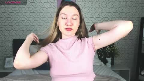 Snapshot of mariel_brown chatting on January 6, 2:58 pm mariel_brown online show from January 6, 2:58 pm